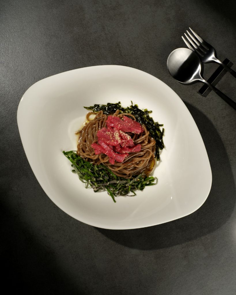 연남동 맛집 들기름 육회 메밀면 - 홈대입구역 맛집 연트럴파크 근처